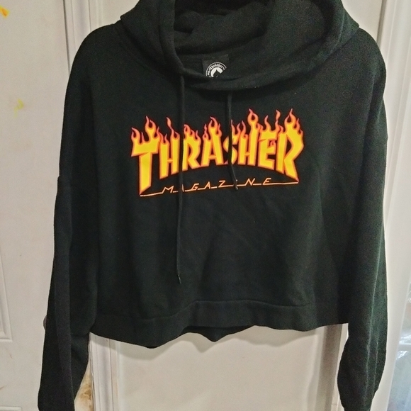 Tops - Thrasher Flame Logo Black Crop Hoodie